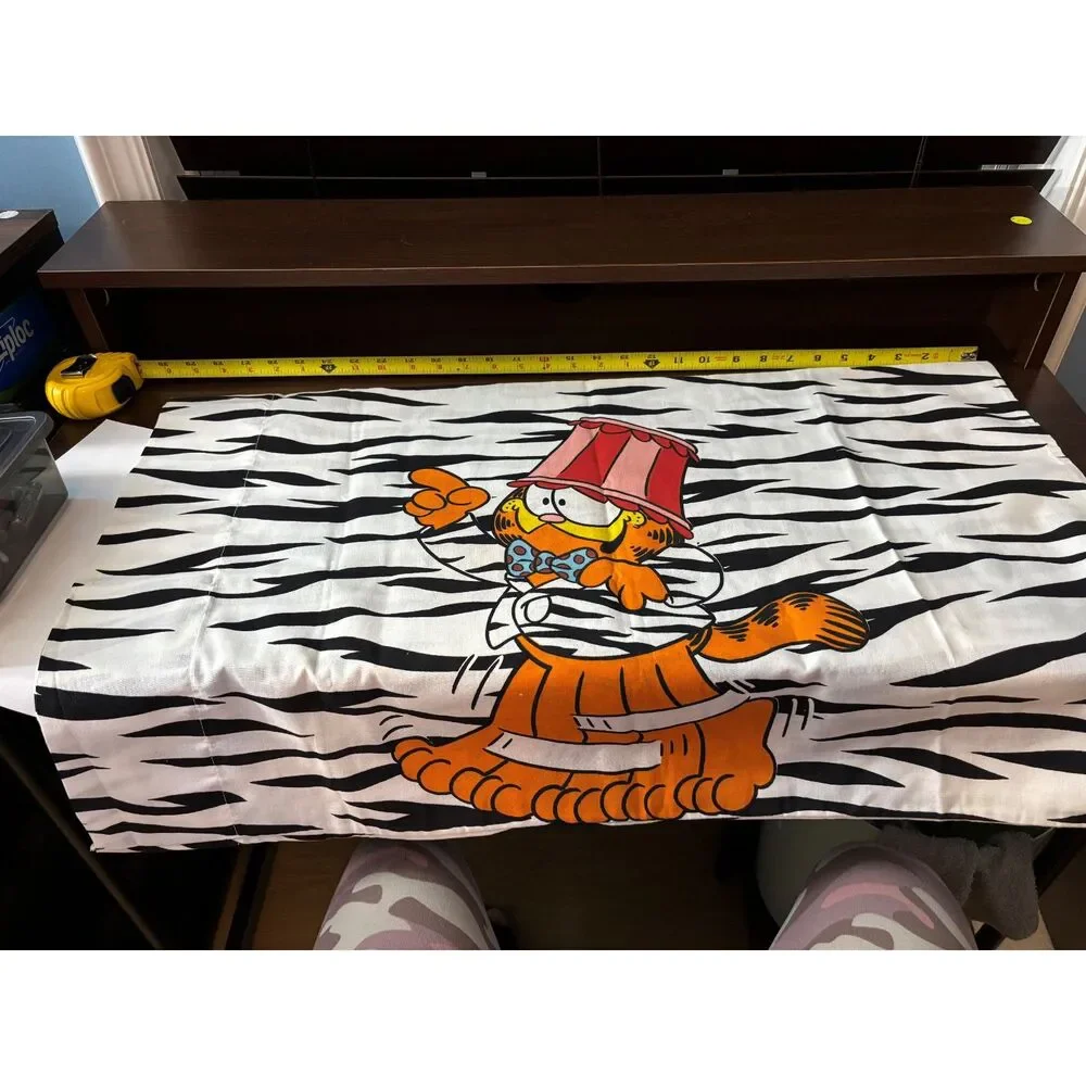 1978 vintage Garfield pillow case queen size